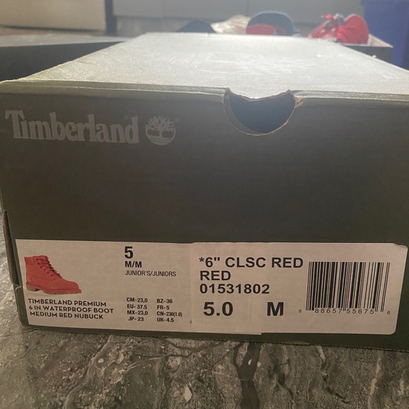 Red Timberlands - Picture 4 of 4
